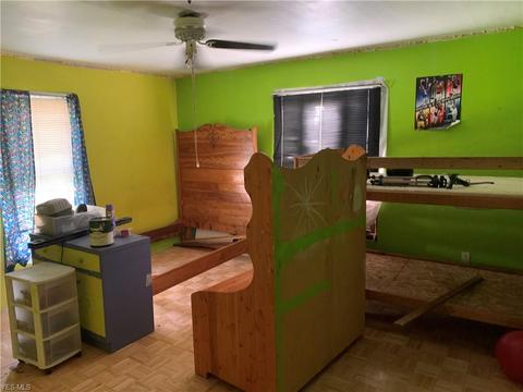 282 Broad St, Struthers, OH 44471 photo 8