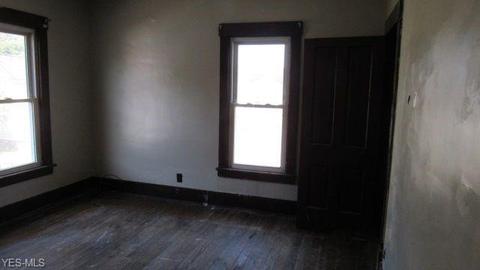 210 Watson St, Dillonvale, OH 43917 photo 9