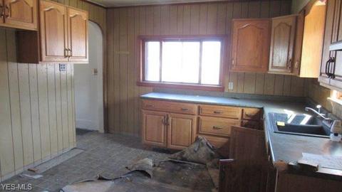 210 Watson St, Dillonvale, OH 43917 photo 5