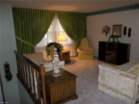 5721 E 146th St, Maple Heights, OH 44137 photo 2