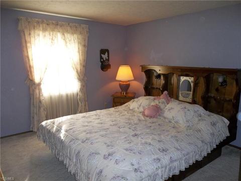 5721 E 146th St, Maple Heights, OH 44137 photo 4