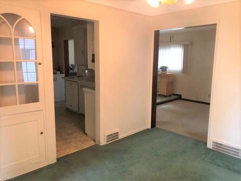 9209 Beech Ave, Brooklyn, OH 44144 photo 4