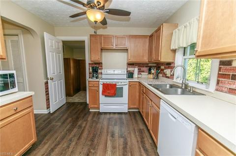 6039 Baetz Ct, Elyria, OH 44035 photo 9