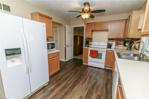 6039 Baetz Ct, Elyria, OH 44035 photo 8