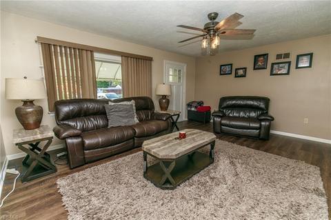 6039 Baetz Ct, Elyria, OH 44035 photo 4