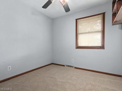 27 Wetmore Dr, Struthers, OH 44471 photo 9
