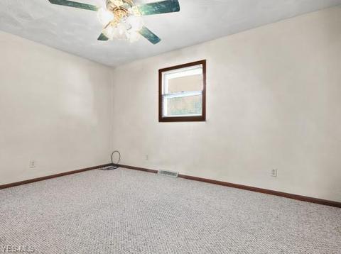 27 Wetmore Dr, Struthers, OH 44471 photo 6