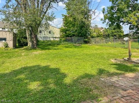 27 Wetmore Dr, Struthers, OH 44471 photo 13
