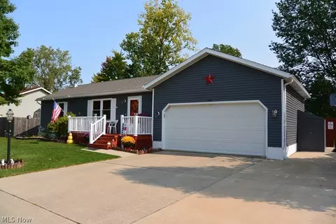 336 Horseshoe Dr, Lagrange, OH 44050 photo 2