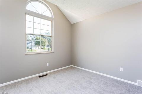 453 Auburn St, Elyria, OH 44035 photo 10