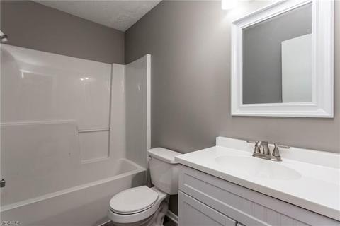 453 Auburn St, Elyria, OH 44035 photo 14