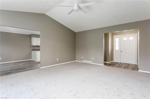 453 Auburn St, Elyria, OH 44035 photo 8