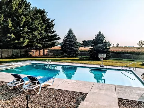 912 Berlin Rd, Huron, OH 44839 photo 7