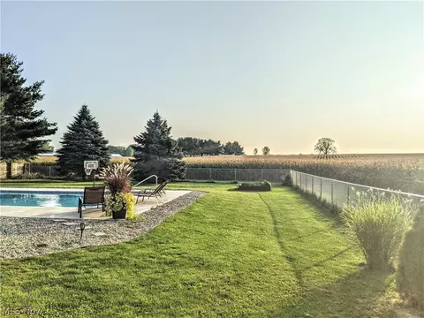 912 Berlin Rd, Huron, OH 44839 photo 6