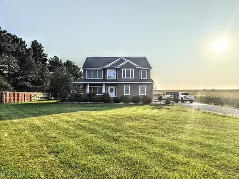 912 Berlin Rd, Huron, OH 44839 photo 3