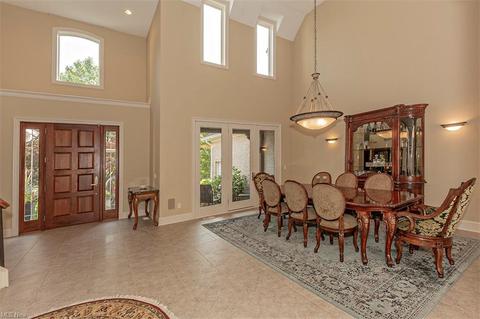 7234 Castle Pine Dr, Solon, OH 44139 photo 4
