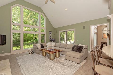 7234 Castle Pine Dr, Solon, OH 44139 photo 14