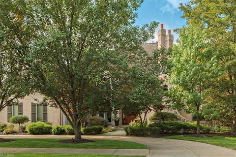 7234 Castle Pine Dr, Solon, OH 44139 photo 2