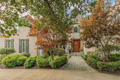 7234 Castle Pine Dr, Solon, OH 44139 photo 1