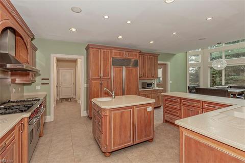 7234 Castle Pine Dr, Solon, OH 44139 photo 11