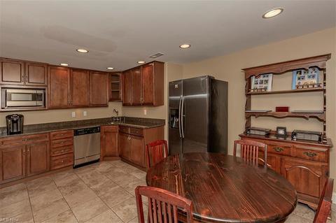 7234 Castle Pine Dr, Solon, OH 44139 photo 27