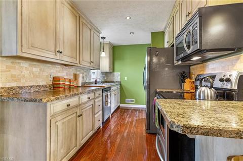 1824 Eldon Dr, Wickliffe, OH 44092 photo 7