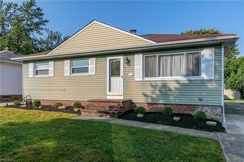 1824 Eldon Dr, Wickliffe, OH 44092 photo 1