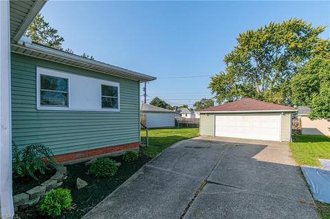 1824 Eldon Dr, Wickliffe, OH 44092 photo 27