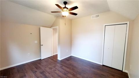 839 Bond St, Elyria, OH 44035 photo 8