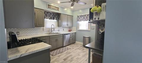 327 E Kline St, Girard, OH 44420 photo 4
