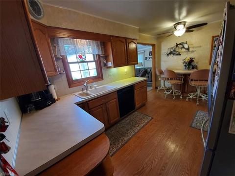 15517 Ramage Ave, Maple Heights, OH 44137 photo 4