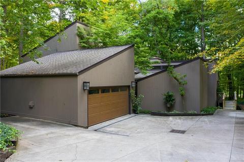883 Old Spring Rd, Copley, OH 44321 photo 4