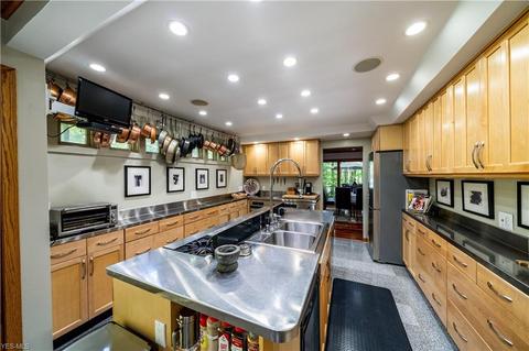 883 Old Spring Rd, Copley, OH 44321 photo 12