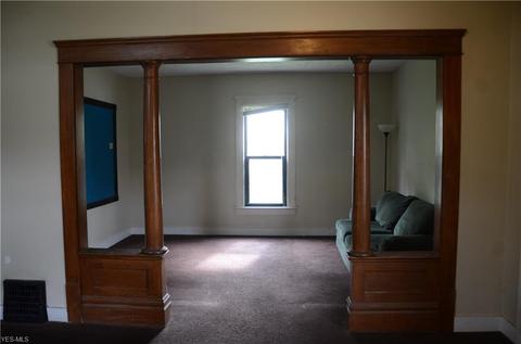 63 Eber Ave, Akron, OH 44305 photo 2
