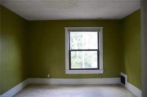 63 Eber Ave, Akron, OH 44305 photo 8