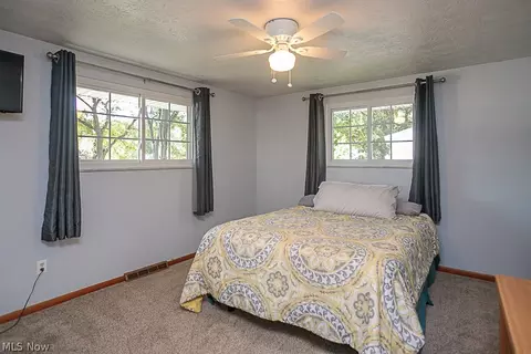 8100 Pinehurst Dr, Parma, OH 44129 photo 17