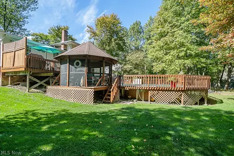8100 Pinehurst Dr, Parma, OH 44129 photo 27