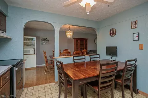 8100 Pinehurst Dr, Parma, OH 44129 photo 13