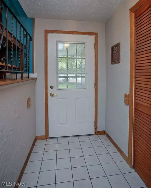 8100 Pinehurst Dr, Parma, OH 44129 photo 14
