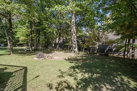 8100 Pinehurst Dr, Parma, OH 44129 photo 30