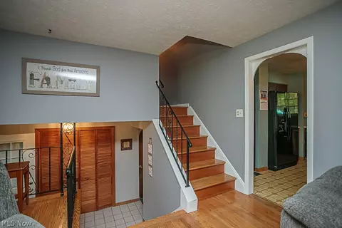 8100 Pinehurst Dr, Parma, OH 44129 photo 8