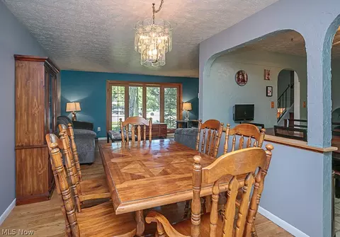 8100 Pinehurst Dr, Parma, OH 44129 photo 9
