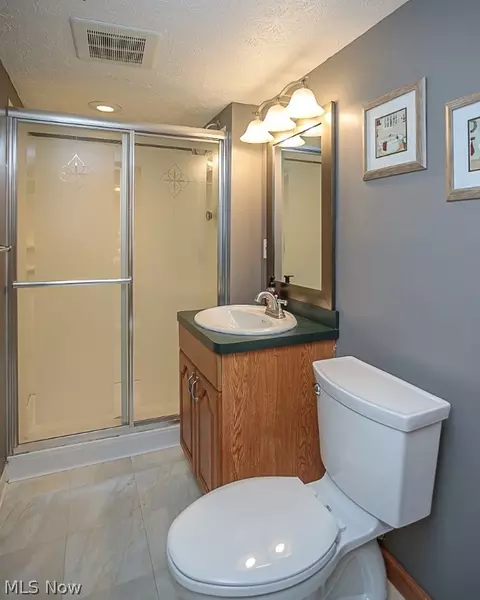 8100 Pinehurst Dr, Parma, OH 44129 photo 22