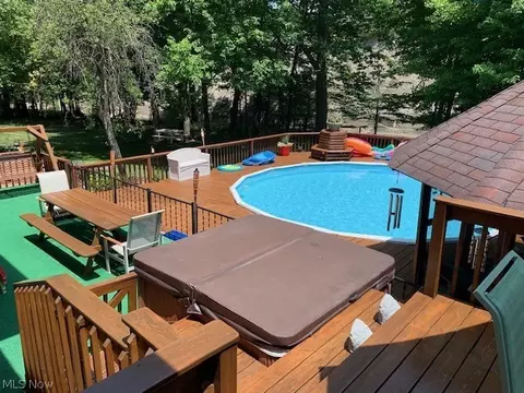 8100 Pinehurst Dr, Parma, OH 44129 photo 28