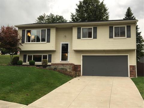 9101 Munich Dr, Parma, OH 44130 photo 1