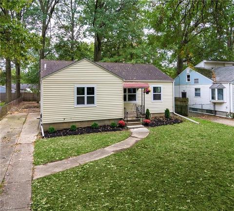 533 Cornell Ave, Elyria, OH 44035 photo 2