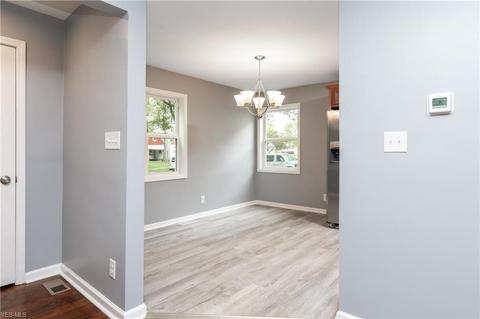 533 Cornell Ave, Elyria, OH 44035 photo 8
