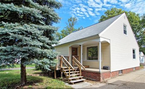 407 E 266th St, Euclid, OH 44132 photo 1