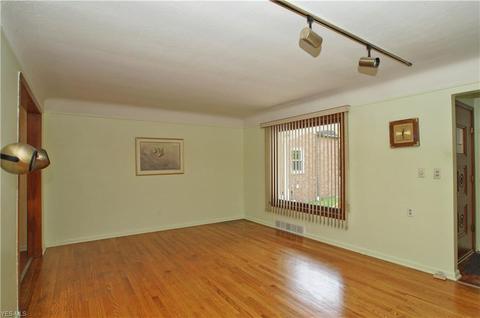 407 E 266th St, Euclid, OH 44132 photo 12
