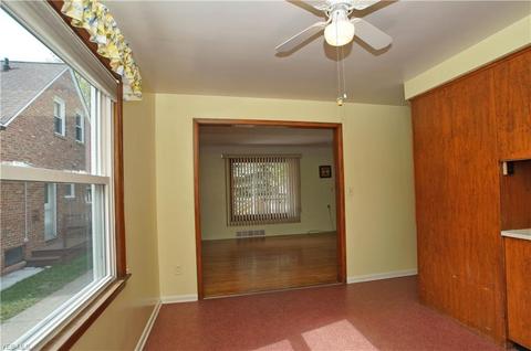407 E 266th St, Euclid, OH 44132 photo 8